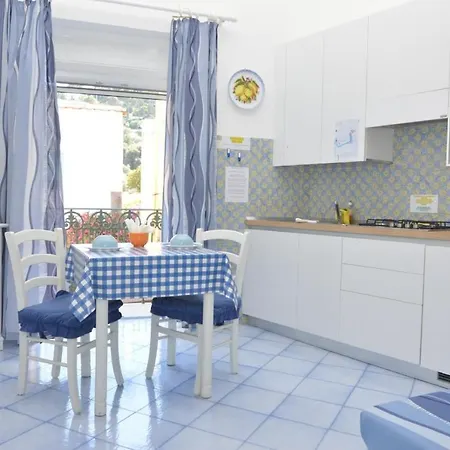 Central Studio Capri Апартаменты *