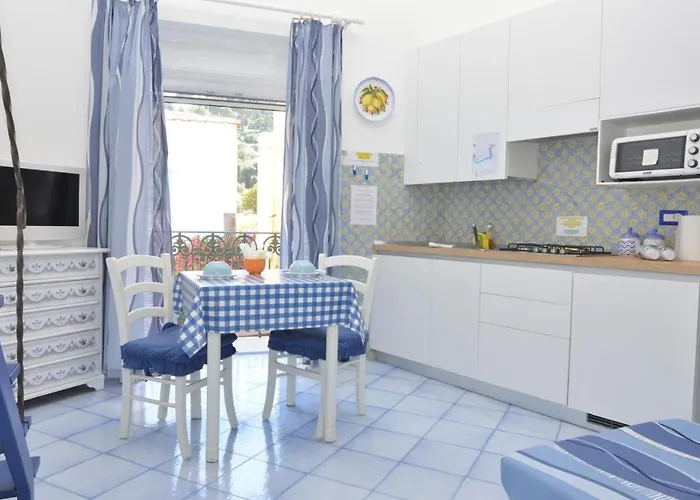 Central Studio Capri Апартаменты *